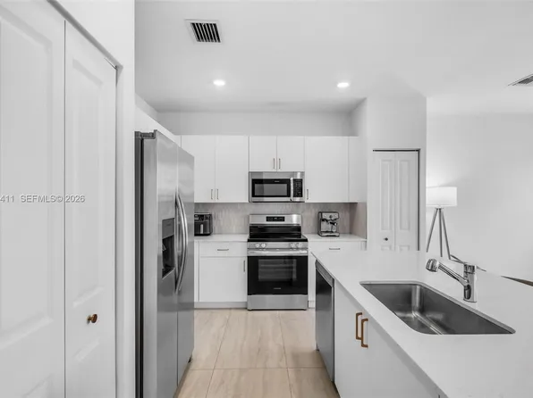 11927 NW 46th St, Coral Springs, FL 33076