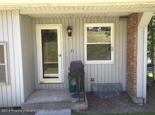 71 Abington Gardens Dr, Clarks Summit, PA 18411