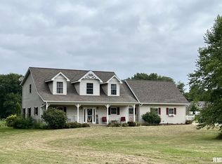 1489 School St, Washington, IL 61571