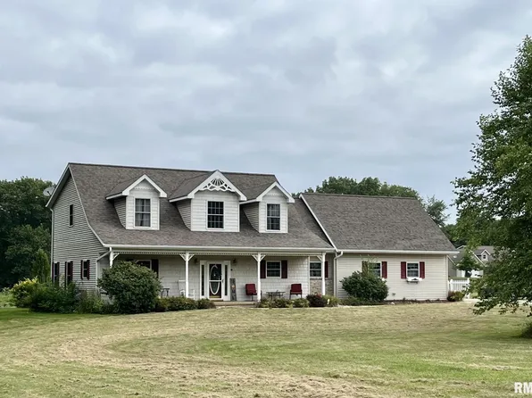 1489 School St, Washington, IL 61571