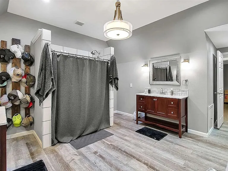 514 S Crestway St — Photo 26