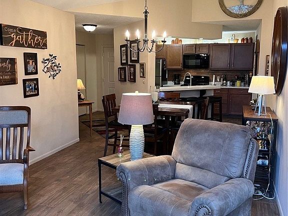 5th image of 3860 Northwoods Ct NE Unit 6