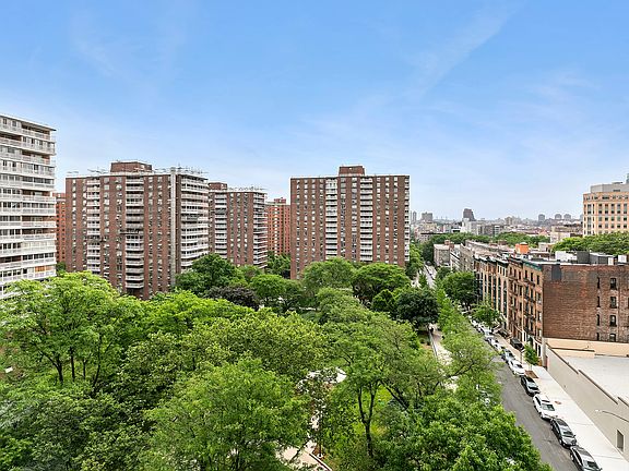2nd image of 70 La Salle St APT 12F