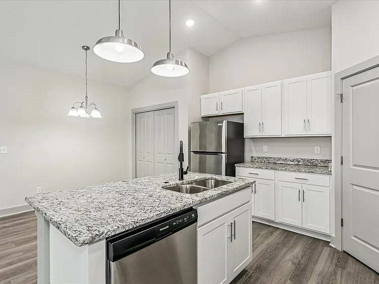2945 S Bunker Hill Dr #100 — Photo 9