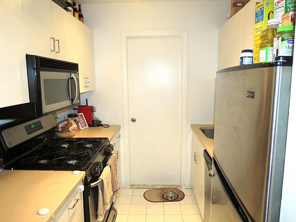5th image of 401 E 86th St APT 2C