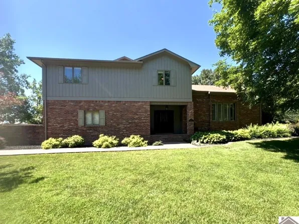 2117 Edinborough Dr, Murray, KY 42071