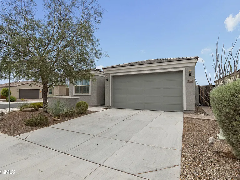 17863 W Hiddenview Dr — Photo 2