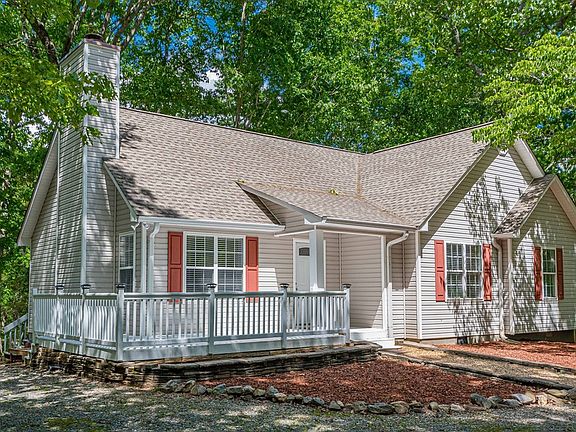 3rd image of 2751 Newport Dr