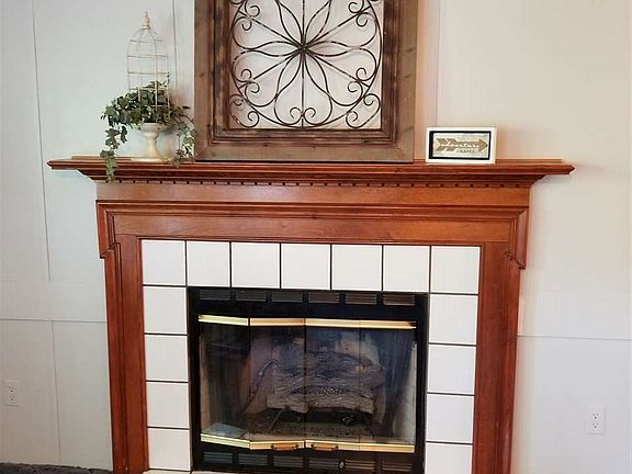 3rd image of 3684 Crown Colony Dr NW