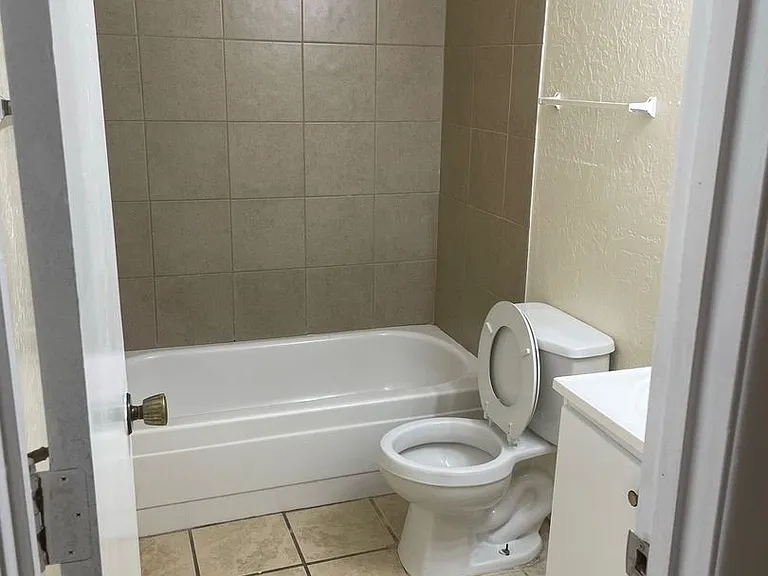 312 Charleston St NE — Photo 4