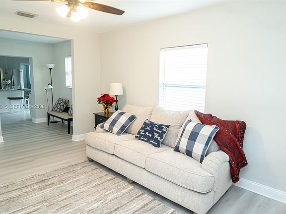 5th image of 2230 SW 60th Ct