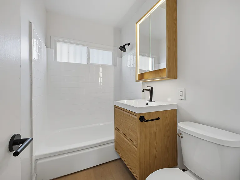 6416 S Victoria Ave #2A — Photo 10