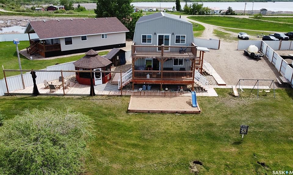 1st image of 130 McLennan DRIVE