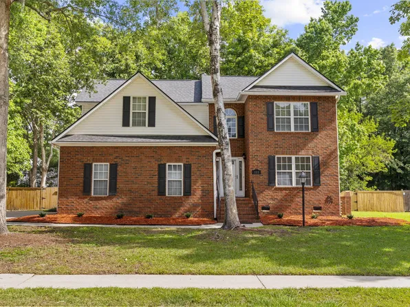 111 Haleswood Cir, Goose Creek, SC 29445