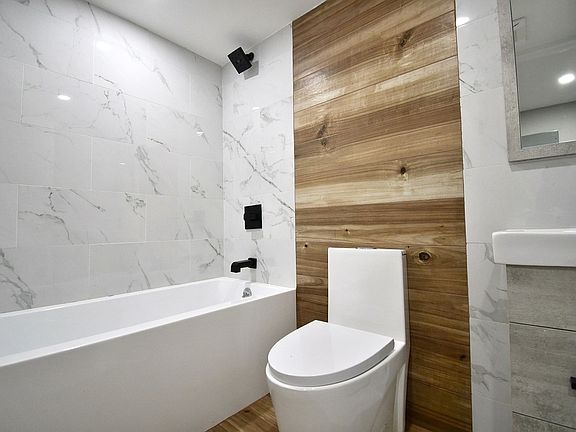 4th image of 1864 Harrison Ave #2C