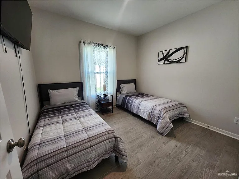 8330 N 34th Ln — Photo 11