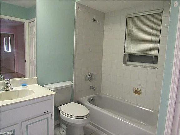 5th image of 1121/1123 Cape Coral Pkwy W