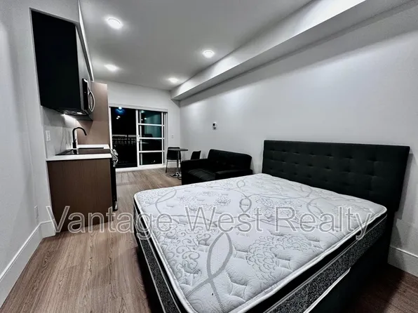 720 Klo Rd, Kelowna, BC