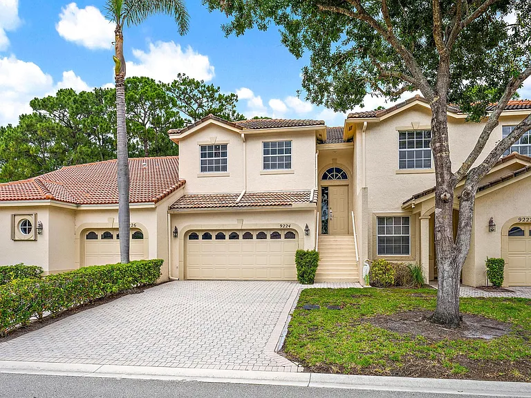 9224 Wentworth Ln — Photo 23