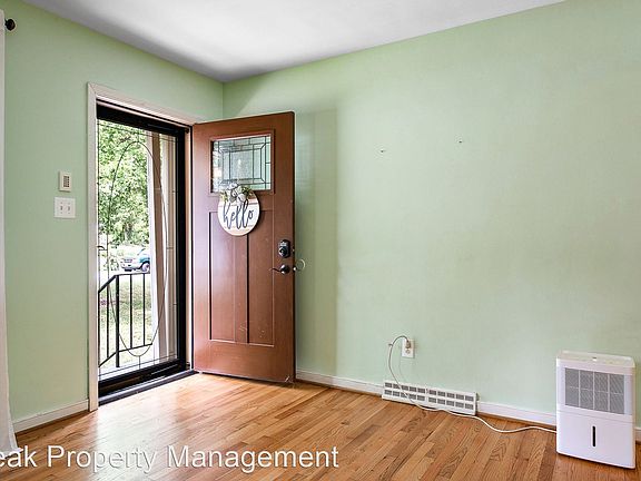 4th image of 1613 Dena Dr