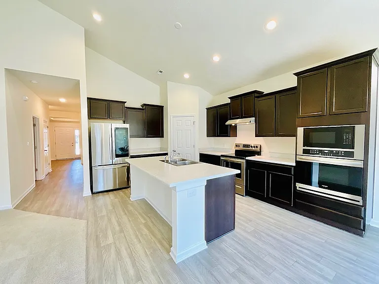 3815 Starkey Dr — Photo 6