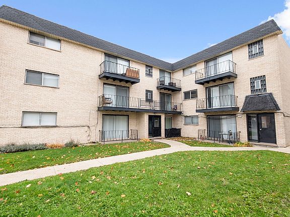 4th image of 4654-4658 W 79th St #4654-2E