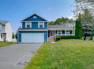 1196 Westport Rdg, Crystal Lake, IL 60014