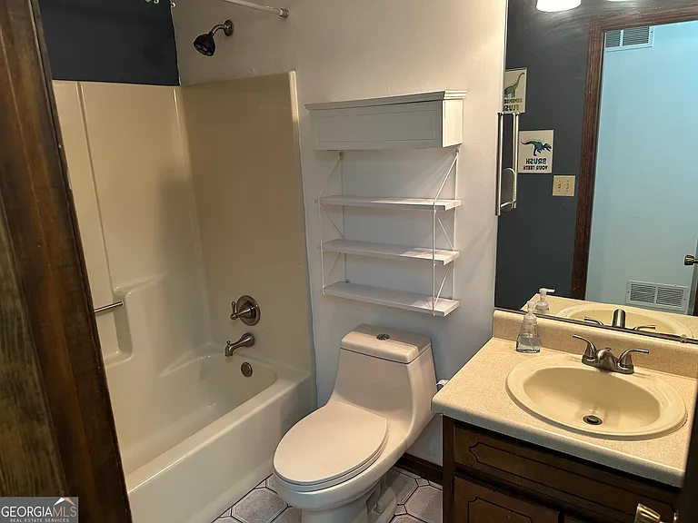 640 Hemphill Rd — Photo 17