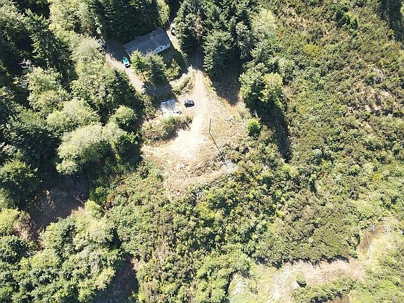 3rd image of 1 Hilltop Dr
