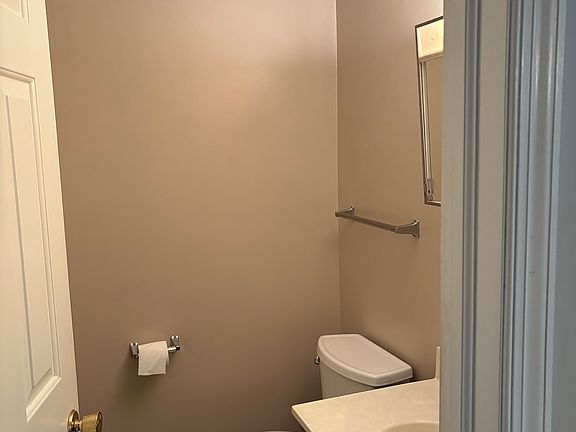 5th image of 141 E South St