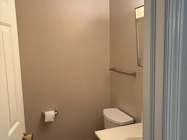 141 E South St — Photo 5