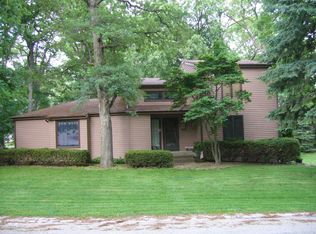 513 Taylor Dr, Mahomet, IL 61853