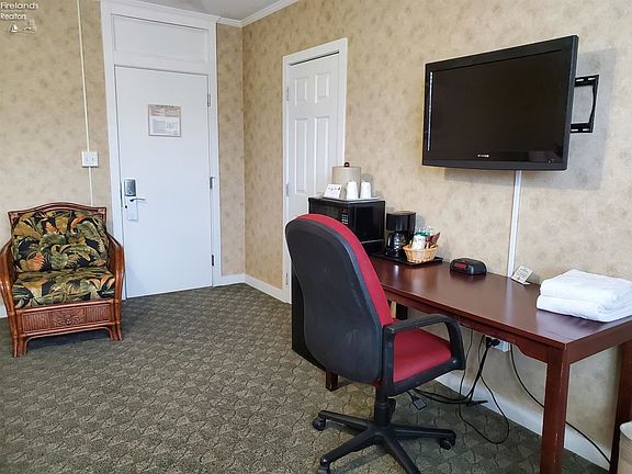 5th image of 102 Madison St #2222