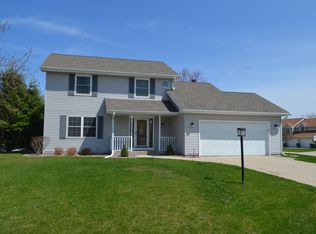 10170 S Windsor Dr, Oak Creek, WI 53154