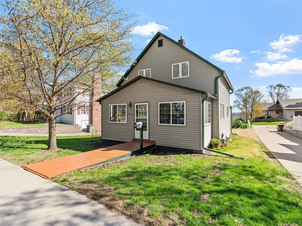 1026 Summit Ave, South Saint Paul, MN 55075