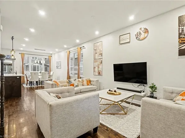 145 Desmond Trudeau Dr, Arnprior, ON K7S 0H1