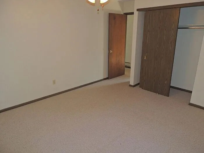 210 S Chestnut St #4 — Photo 8