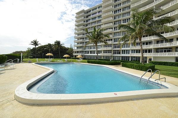 Home For Sale In Banyan House