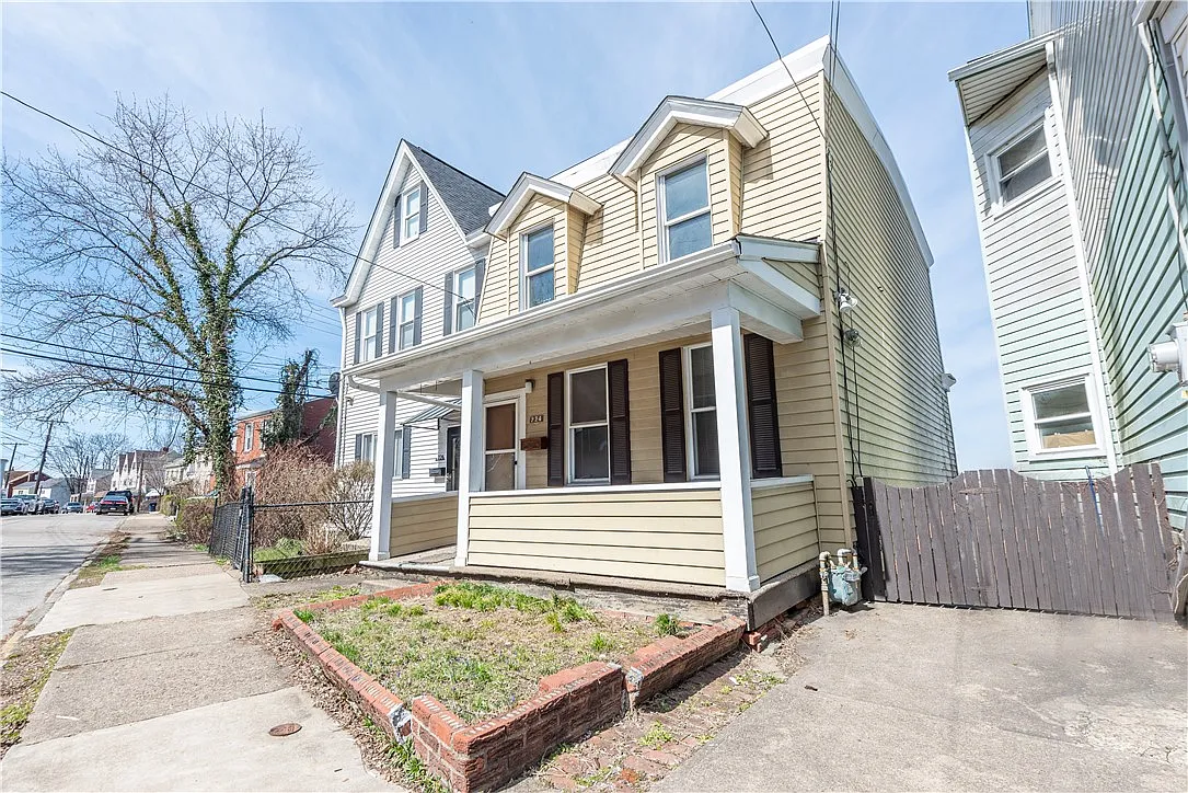 224 Natchez St photo 1