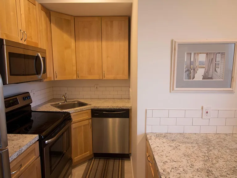 74 Oak St #B — Photo 14