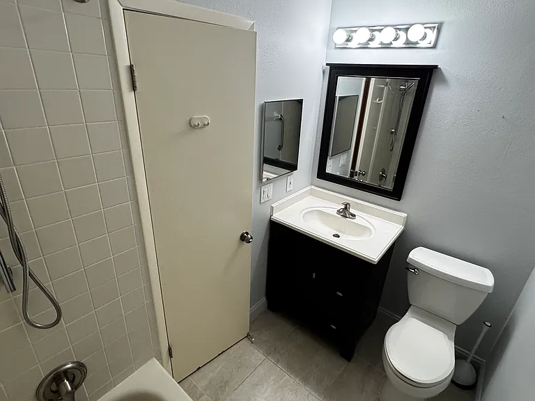 163 Breezeway Ct — Photo 12