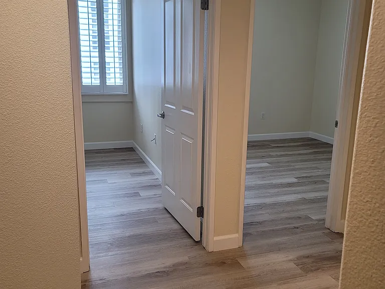 1501 Front St #201 — Photo 9