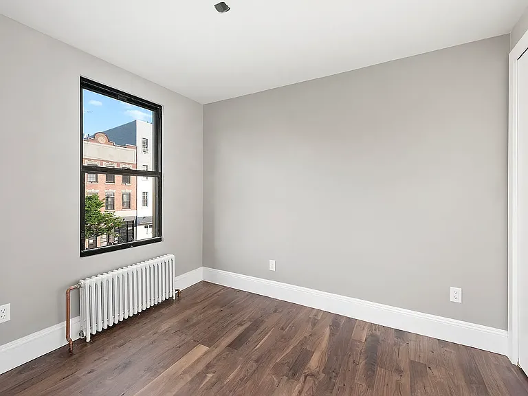 116 Roebling St #3 — Photo 4