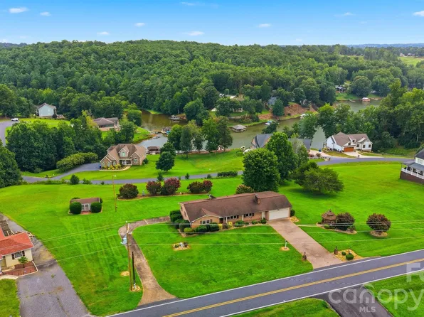5305 Icard Ridge Rd, Hickory, NC 28601