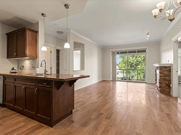 33338 Mayfair Ave #302, Abbotsford, BC V2S 0A4