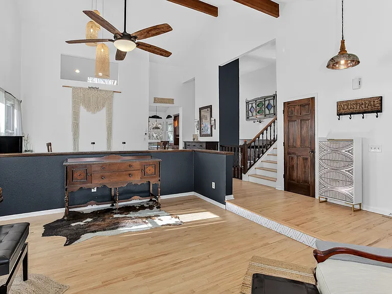 13 Mesa Oak — Photo 3