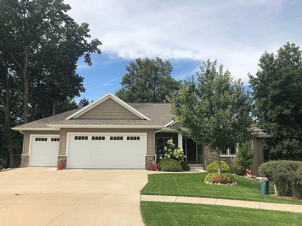 3rd stall 32 feet deep