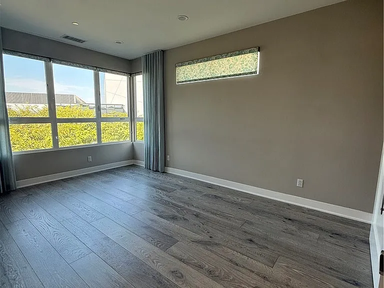 5907 S Westlawn Ave — Photo 12