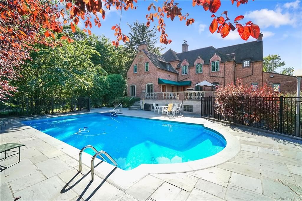 4 Bed 5 Bath Property, New York • 3,808 Sq Ft
