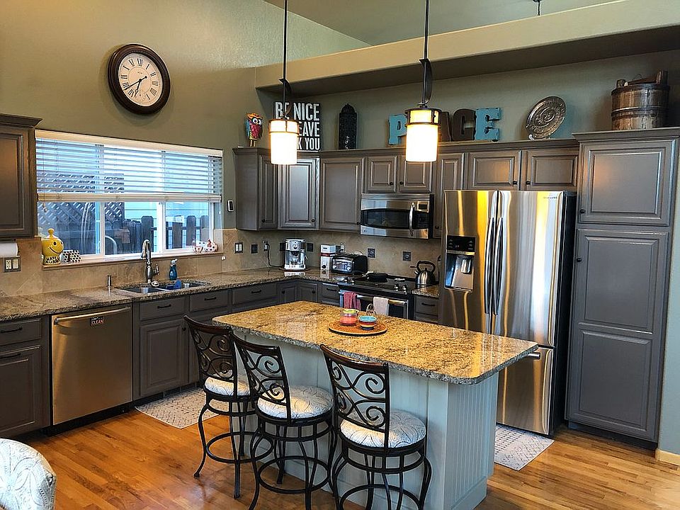 2nd image of 2933 Stonehaven Dr